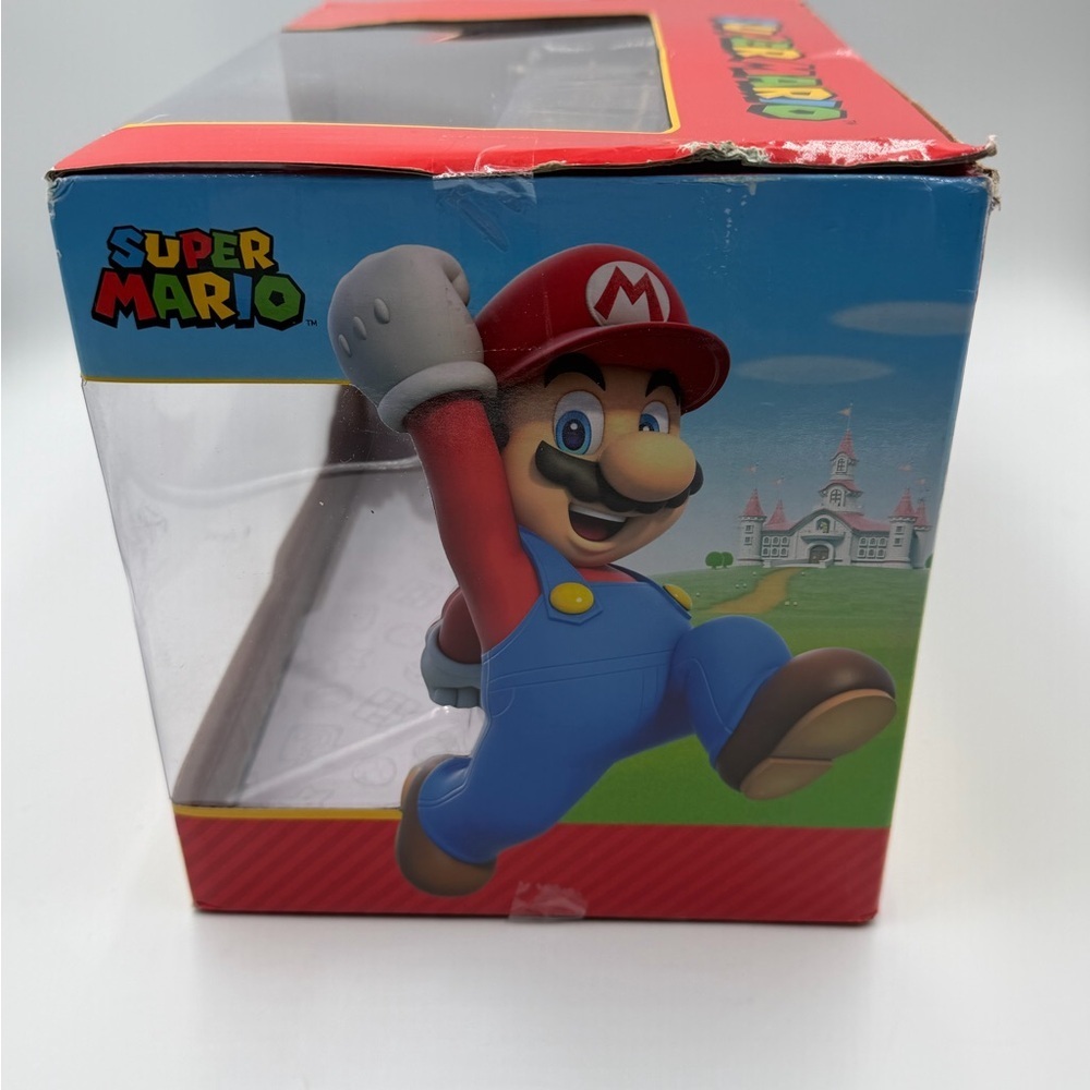 Nintendo King Boo Figure with Luigi Accessory - White & Gold - Picture 3 of 4